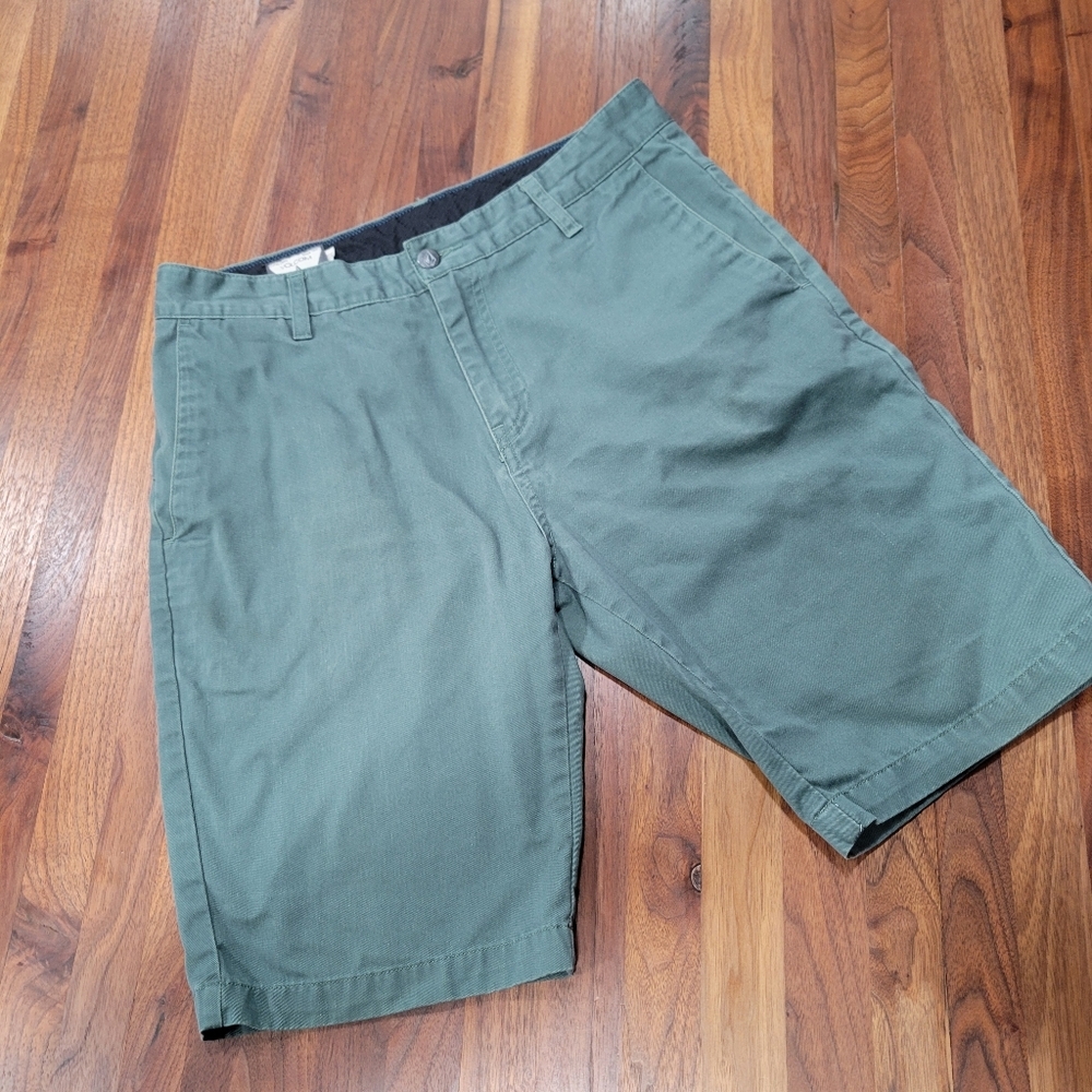 Men's Volcom Corpo Class Flat Front Chino Shorts Size 31